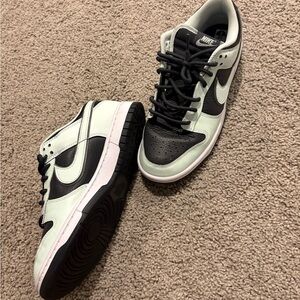 Nike Men's Black and Mint Sneakers